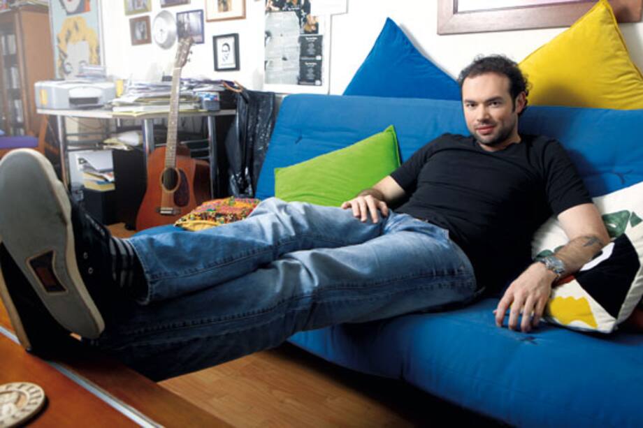 Santiago Cruz gana premio a Mejor artista colombiano