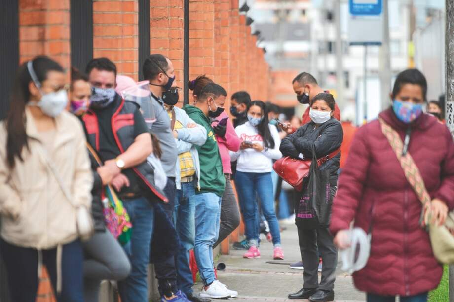En Antioquia recomiendan aislamiento para personas que salieron el Día sin IVA