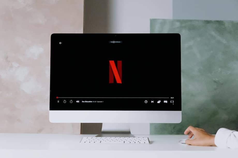 Netflix ha mutado su forma de ofrecer contenido en streaming dejando atrás una de sus premisas más valiosas; estar libre de anuncios publicitarios.