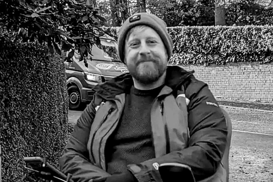 Naomi Sheehan, esposa del actor irlandés, comunico la noticia a través de sus redes sociales.