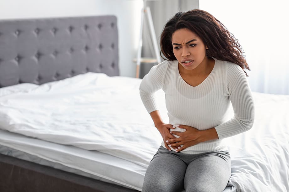 El dolor abdominal persistente es una clara señal de que algo no anda bien en tu cuerpo, sin embargo, no siempre el cáncer de colon es responsable.