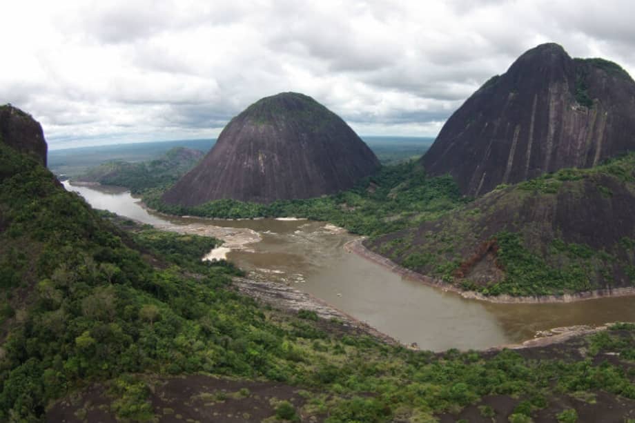 Los cerros de Mavecure son uno de los atractivos turísticos de Guainía / Foto: Zezé Amaya Perea