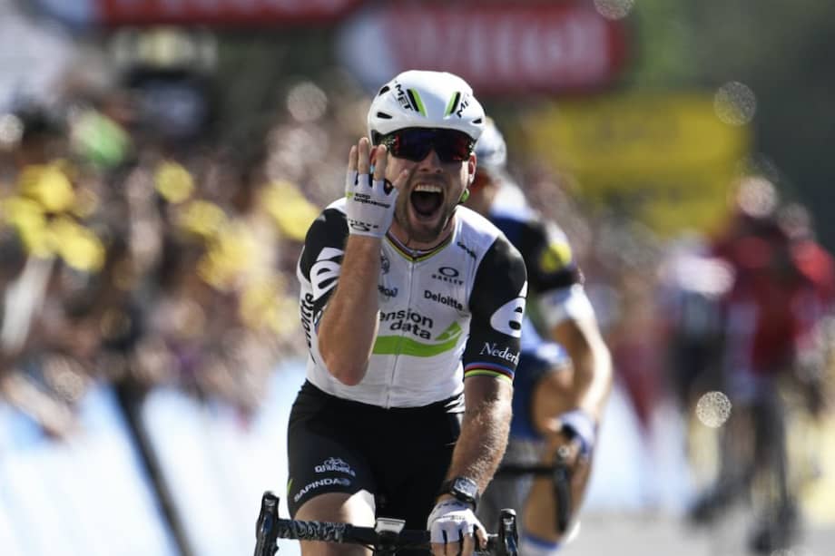 El británic Mark Cavendish celebra su victoria número 30 en una etapa del Tour de Francia. / AFP