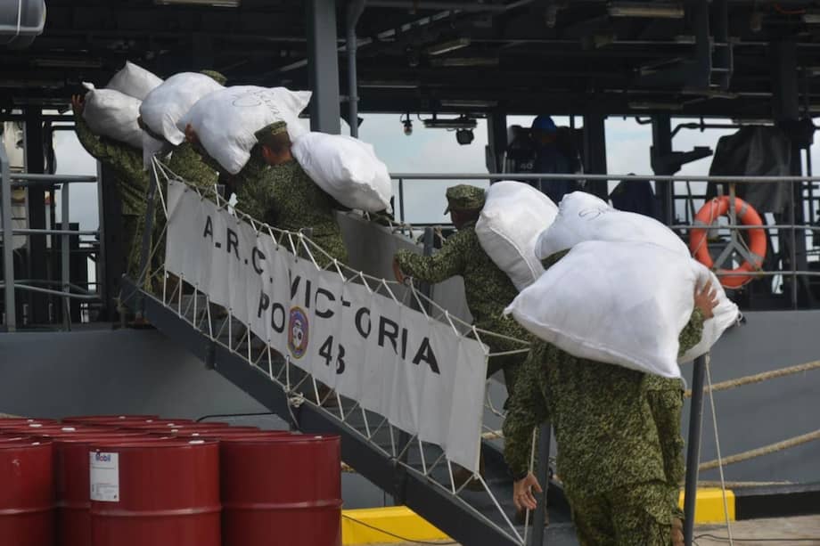 El cargamento incluye víveres, insumos médicos, kits de primeros auxilios y elementos de primera necesidad.