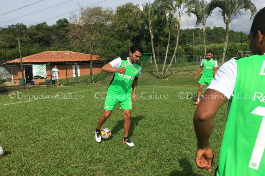 Abel Aguilar se entrena con el Deportivo Cali. Foto: Deportivo Cali