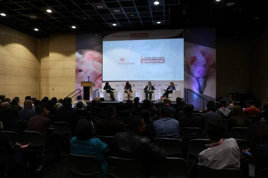 Este miércoles se realizó el primer Foro Nacional Ambiental del sector porcícola, un evento organizado por Porkcolombia-FNP en alianza con la campaña BIBO de El Espectador. / Freddy Vargas - El Espectador