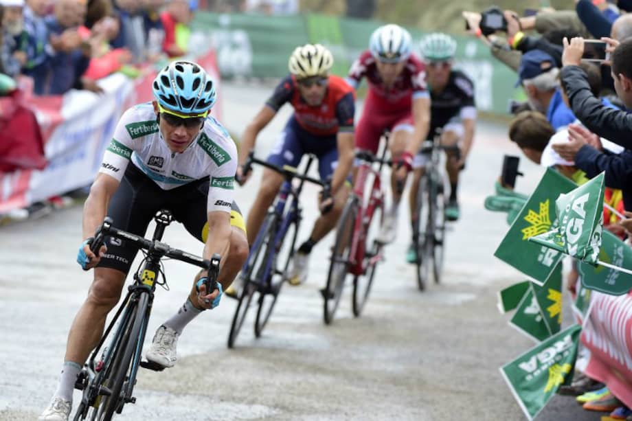 El colombiano Miguel Ángel López, ciclista del Astana, sexto en la clasificación general, durante la etapa 17 de la Vuelta a España. / AFP