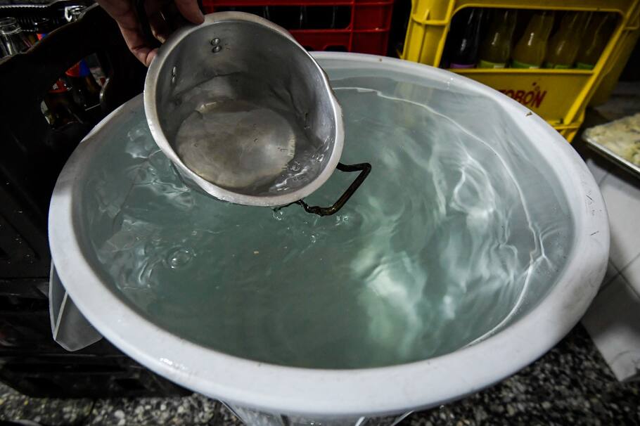 Usa este kit para no gastar agua bañándote a 'totumadas' durante el racionamiento a Bogotá.