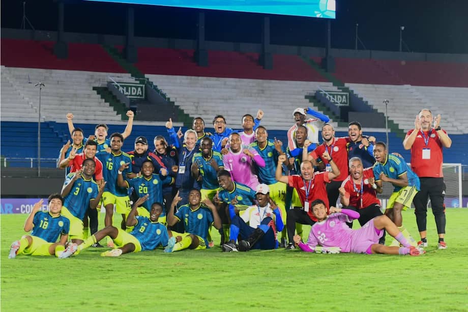 La selección de Colombia se clasificó este jueves a la final del Sudamericano Sub-17 tras imponerse 3-0 a su símil de Brasil. La tricolor, dirigida por Freddy Hurtado, resolvió el partido en el segundo tiempo y se tomó revancha de la derrota sufrida ante la canarinha en la final de la edición pasada.