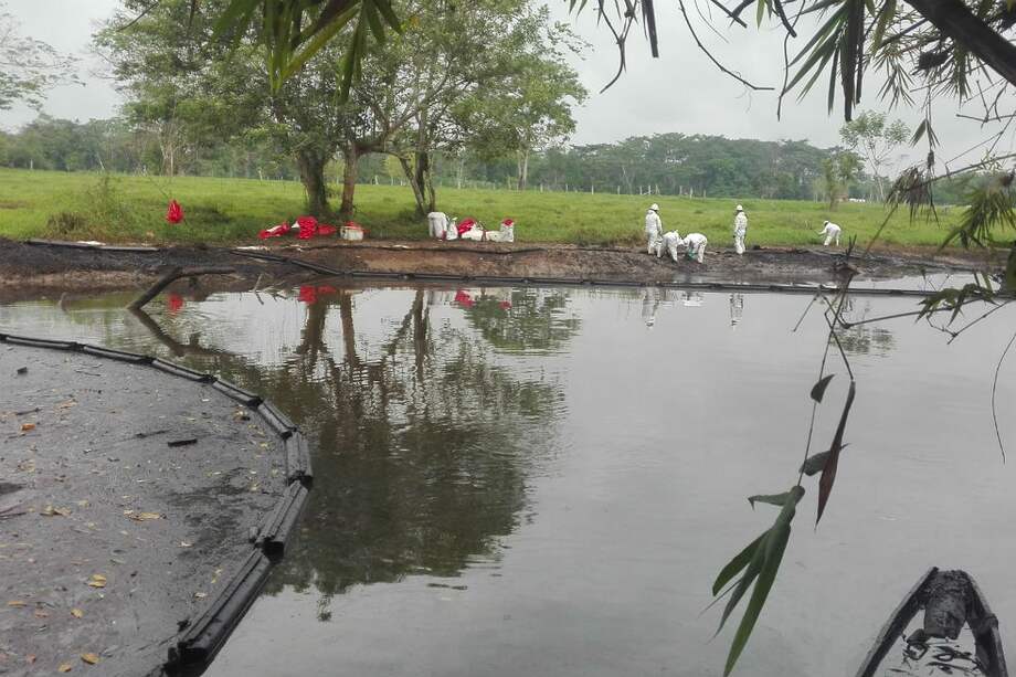 La altísima emanación de petróleo y gases del pozo 158, según el Ministerio Público, podría ocasionar una alta probabilidad de nuevos efectos negativos. / Cortesía Ecopetrol.