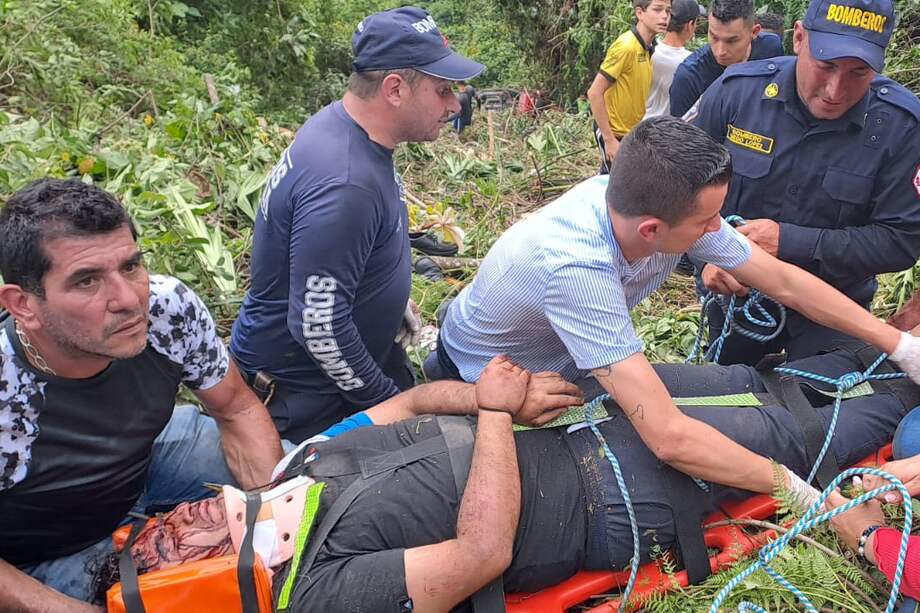 Un muerto y 19 heridos deja accidente en Caparrapí, Cundinamarca