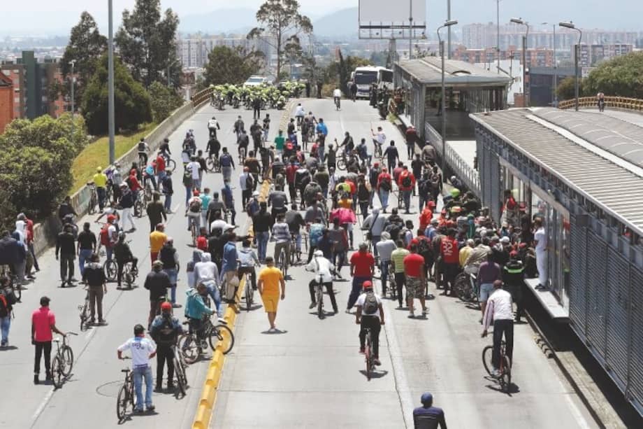 Las protestas se registraron en Suba, Kennedy, Ciudad Bolívar, Los Mártires y Santa Fe. / Jose Vargas - El Espectador