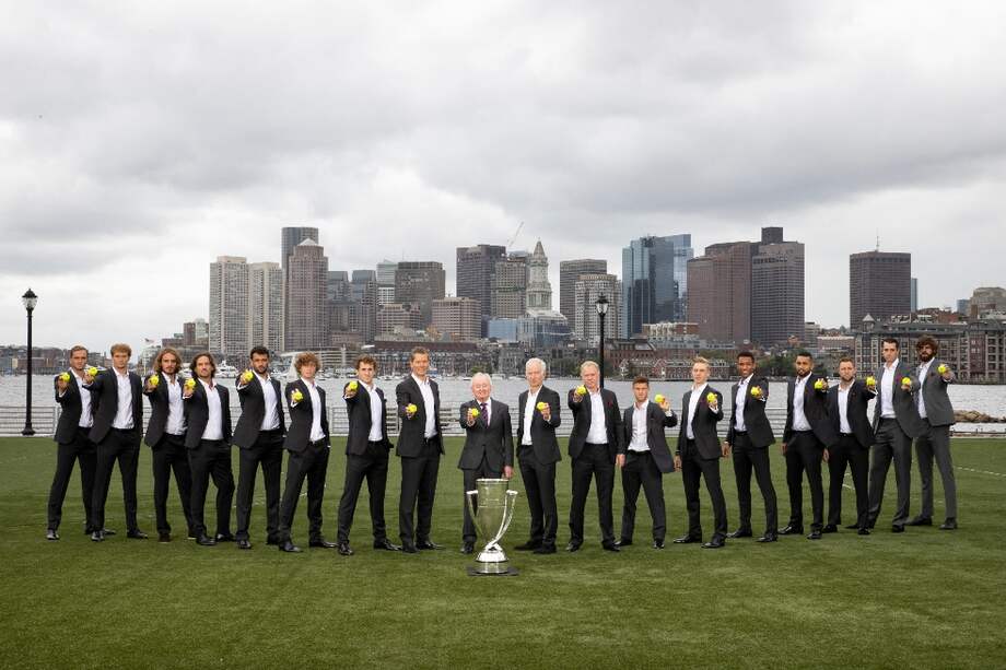 Doce de los mejores tenistas del mundo, junto a Rod Laver, quien inspiró el torneo. /EFE.