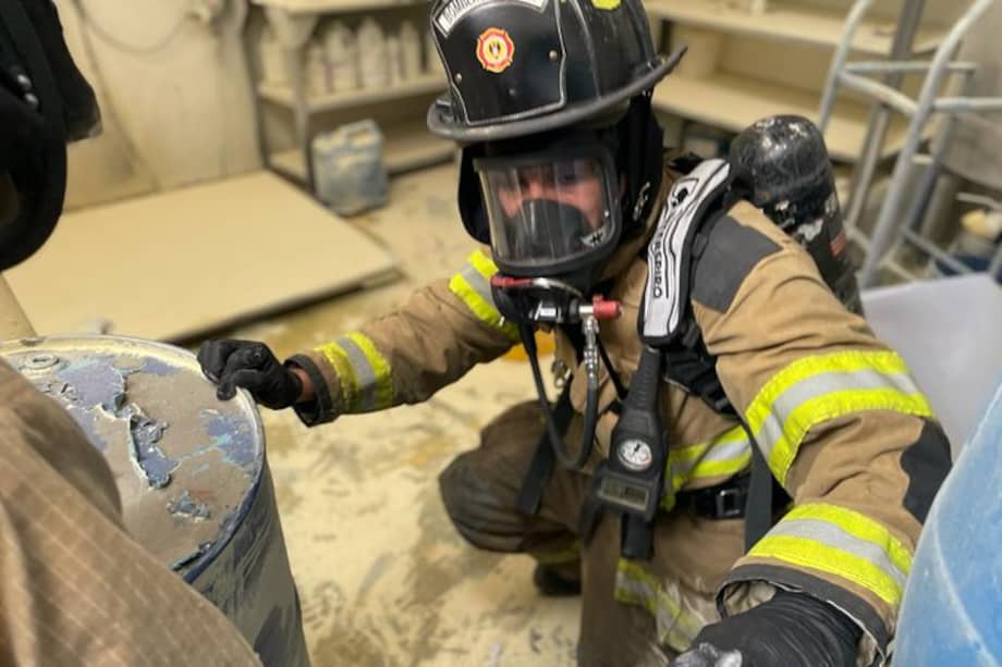 La emergencia se presentó al interior de una fábrica de químicos, ubicada en la calle 139 con carrera 103d.
