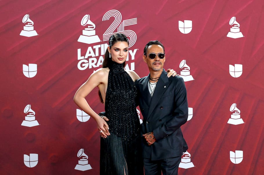 El cantante Marc Anthony y su esposa la modelo paraguaya Nadia Ferreira.