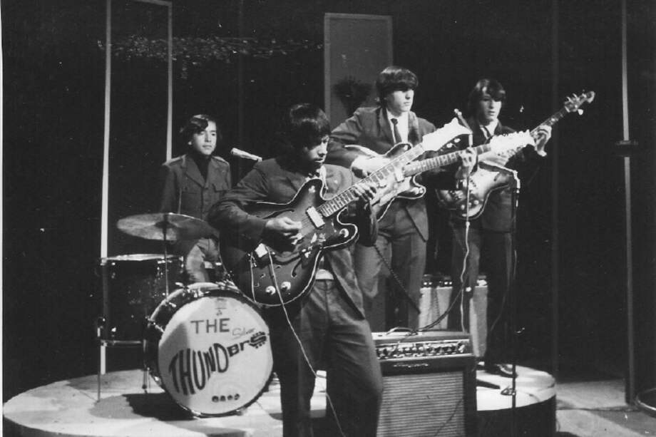 La banda dejaba de llamarse The Silver Thunders para dar paso a un nuevo nombre: Los Yoguis. / Archivo particular