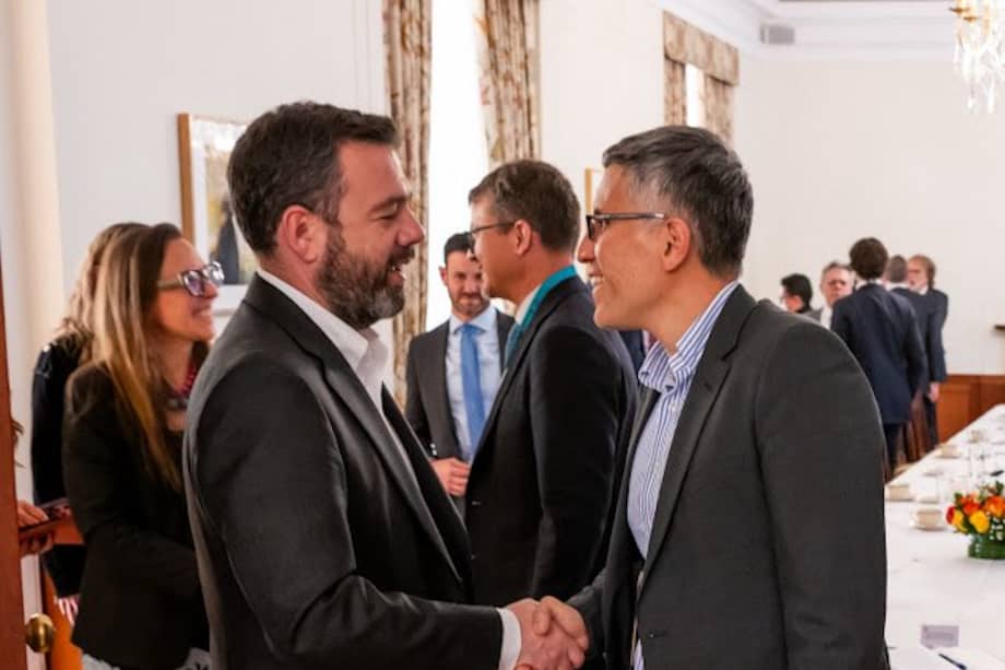 Delegación norteamericana encabezada por Luis Méndez sostuvo reunión con el Distrito para impulsar energía, obras y comercio.