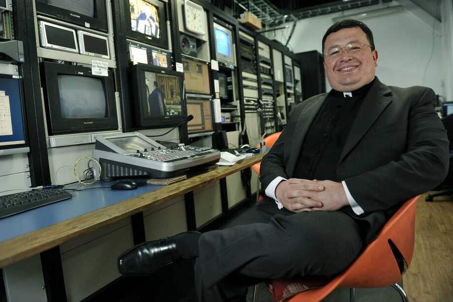 El sacerdote Ramón Zambrano cree que la actualidad de la Iglesia católica “es un momento soñado en el que todos tenemos que ayudar al papa para hacer la Iglesia que Cristo quiere”. / Gabriel Aponte