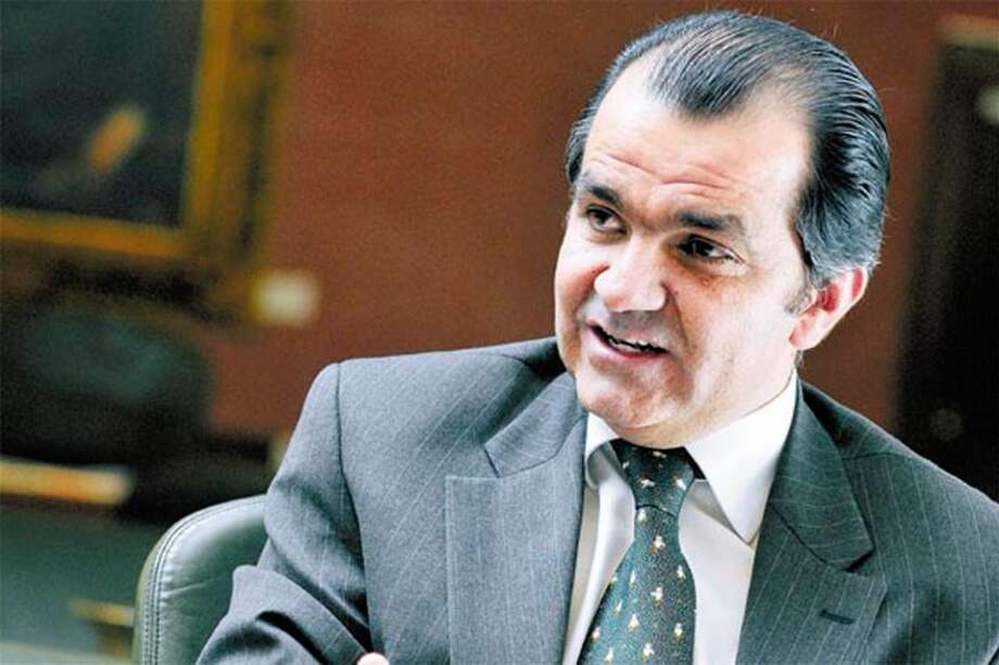 "Quiero una paz sin arrodillarme ante el castro-chavismo": Óscar Iván Zuluaga