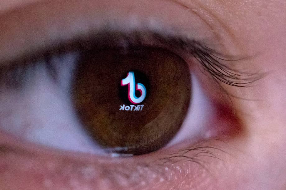 El juicio servirá como una prueba crítica para miles de demandas similares que apuntan no solo a Meta y Google, sino también a TikTok Inc. y Snap Inc. Las dos últimas empresas no participan en el primer juicio porque llegaron a acuerdos confidenciales con los abogados de Kaley en el Social Media Victims Law Center en Seattle.