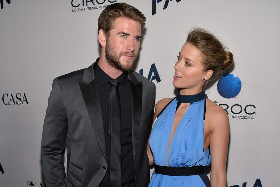 Liam Hemsworth y Amber Heard en el estreno de "Paranoia" en Los Ángeles, EE.UU.