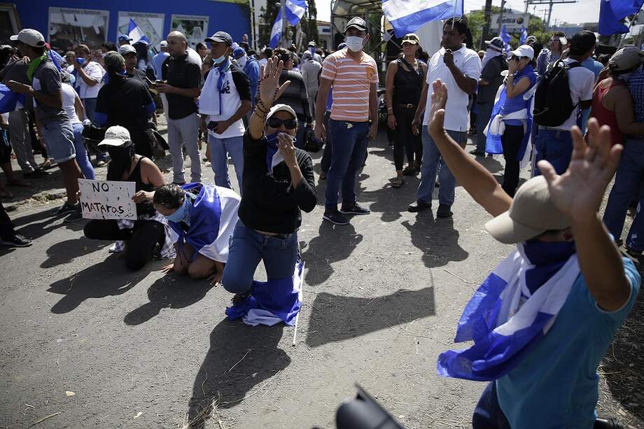 Nicaragüenses resisten a la represión por parte de las fuerzas del gobierno. / EFE