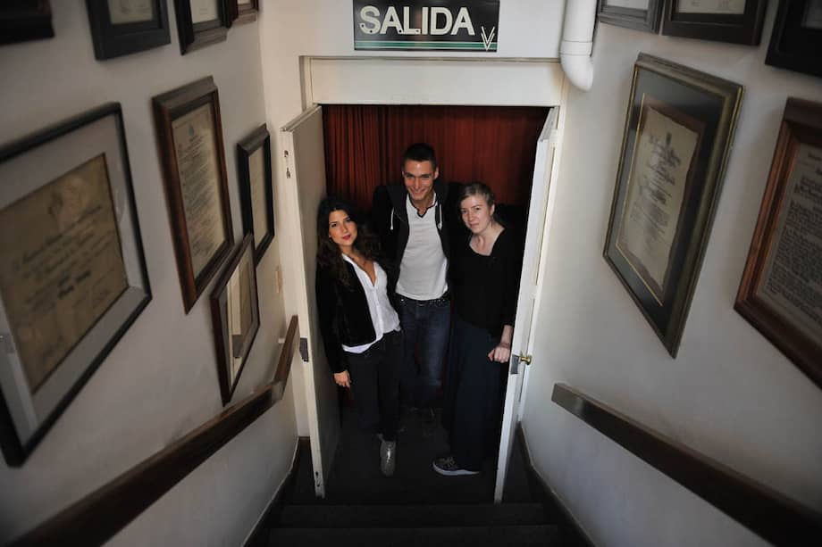 Valentina Acosta, Claudio Cataño y Diana Alfonso hacen parte del elenco de la obra ‘La forma de las cosas’. / Gustavo Torrijos - El Espectador