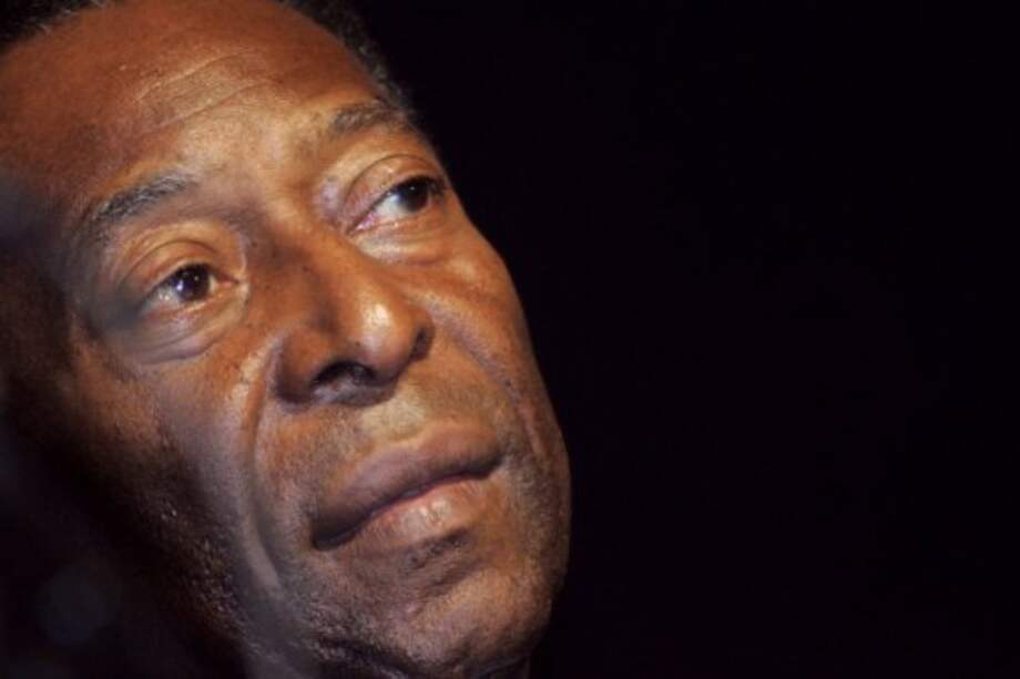 Pelé internado en Sao Paulo por problemas renales. Foto: AFP