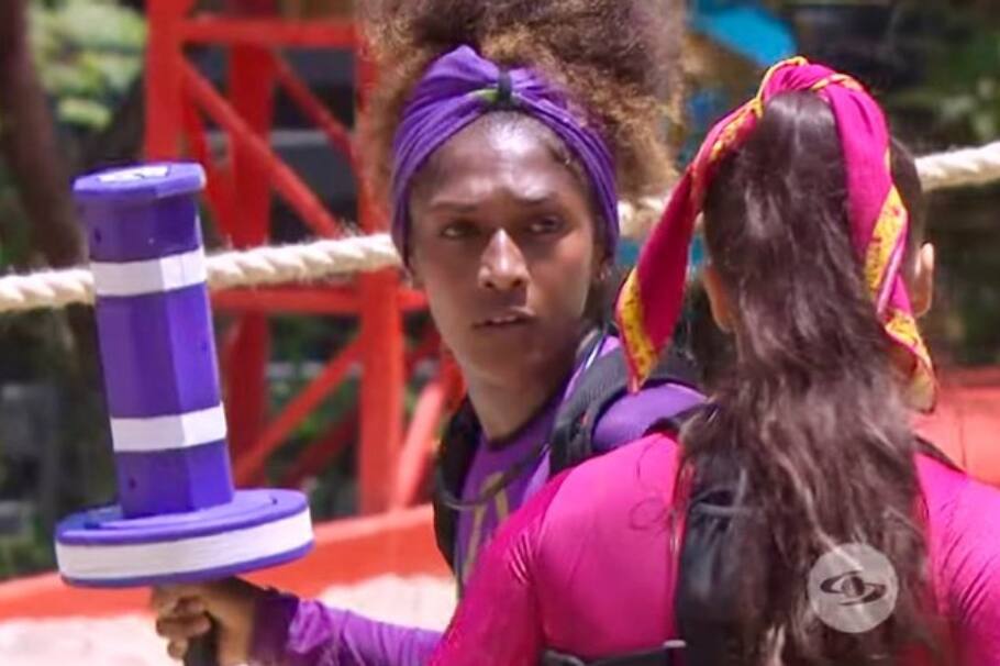 Tras recibir dinero sin que su equipo se enterara, Dickson del ‘Desafío’ es tildada de “hipócrita” por criticar a uno de sus compañeros por un tema similar.