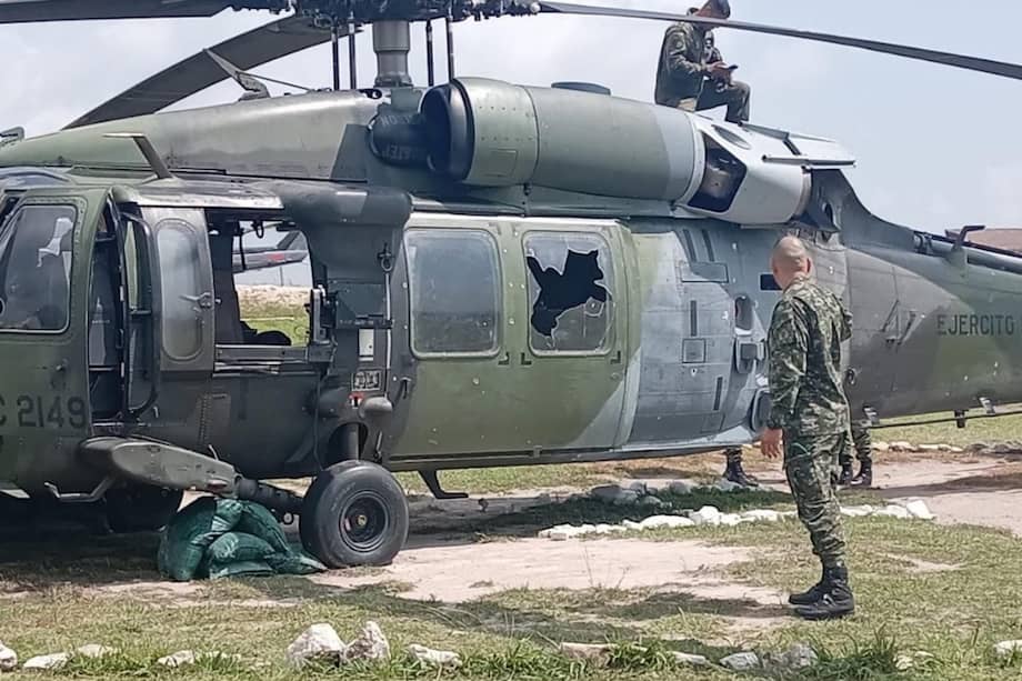 El artefacto fue lanzado en un campo abierto, donde la onda expansiva también causó daños en el vidrio de un helicóptero que se encontraba en el área.