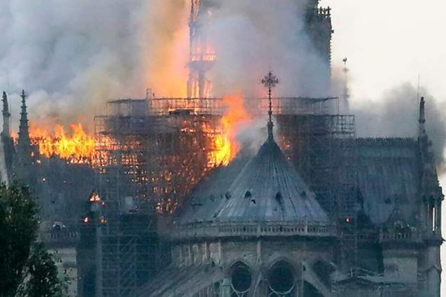 Una de las imágenes que se tomaron del incendio de la catedral de Notre Dame, el 15 de abril de 2019. / Cortesía