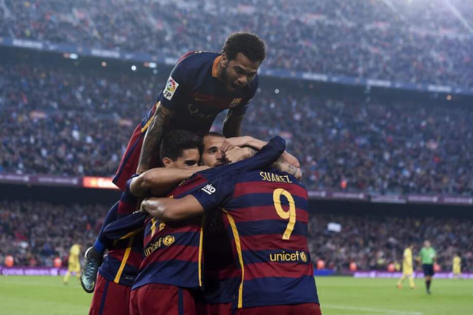Los jugadores de Barcelona festejan el tercer gol en la victoria ante el Villarreal. / AFP