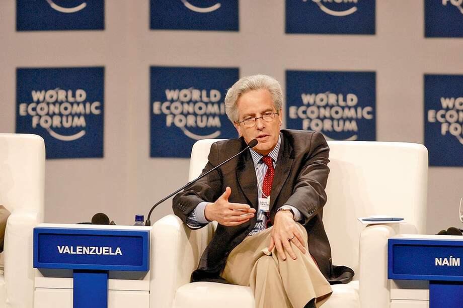 Arturo Valenzuela es invitado habitual a escenarios de debate sobre asuntos latinoamericanos, su especialidad. / Archivo