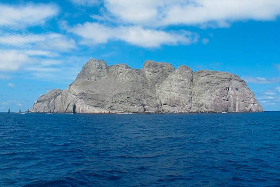 Reanudan búsqueda de dos buzos desaparecidos en isla Malpelo