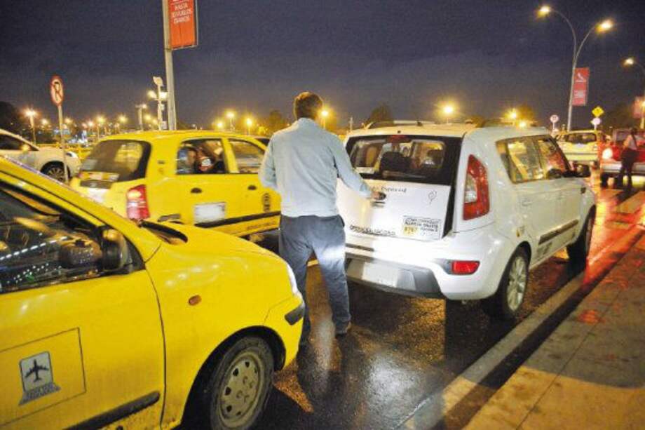 Un vehículo de lujo podría llegar a costar hasta $200 millones, incluyendo el cupo. / Archivo-El Espectador