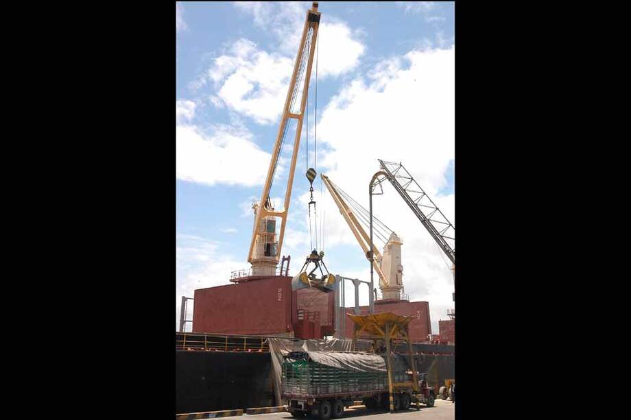 La caída de las exportaciones llevó a replantear la meta de crecimiento. / Archivo