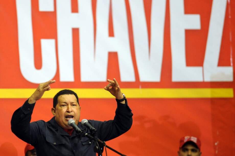 Hugo Chávez durante un acto de campaña con trabajadores públicos en La Guaira (Venezuela). / AFP