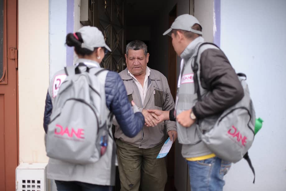 Funcionarios del DANE, realizando el Censo Nacional de Población y Vivienda 2018.