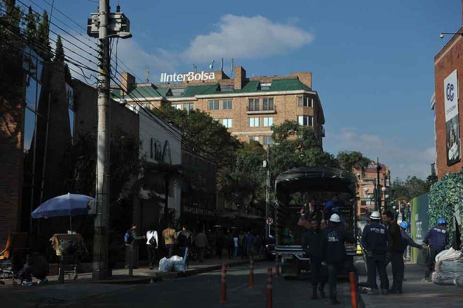 Las instalaciones de la comisionista Interbolsa -sobre la calle 12 con carrera 12-, permanecen vacías. / Archivo