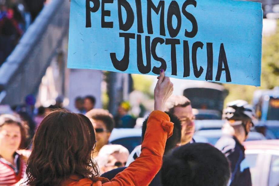 06/12/2016 Ciudadanos piden justicia frente al caso de violación y asesinato de la niña Yuliana Samboní, otro caso de violencia sexual en Colombia. EFE/Mauricio Dueñas Castañeda.
