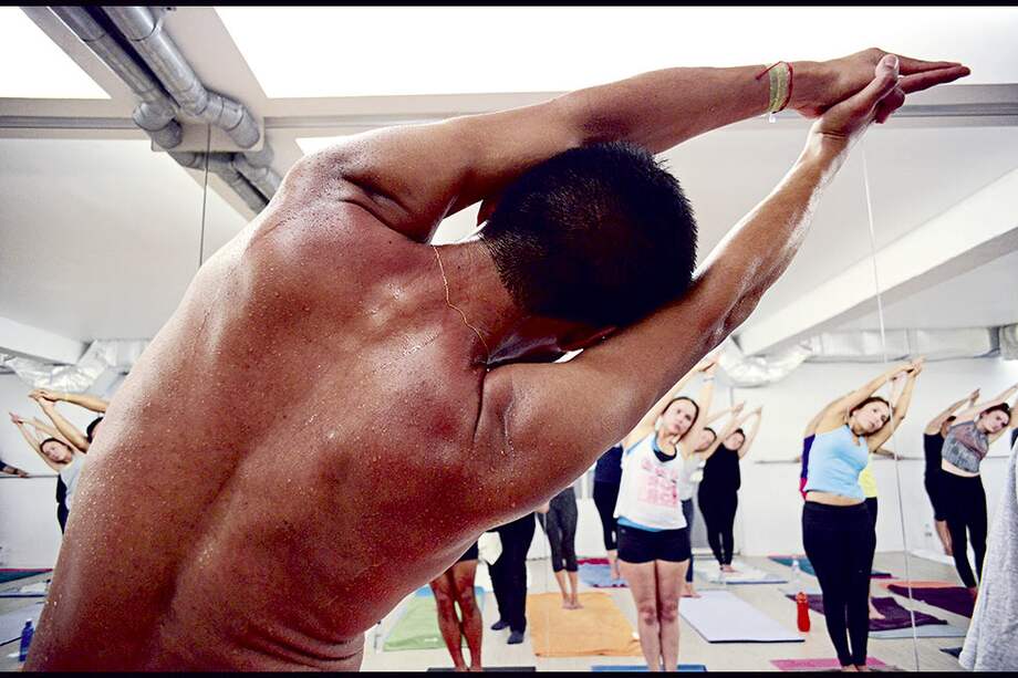 Posición de media luna con manos y pies. / Pamela Aristizábal