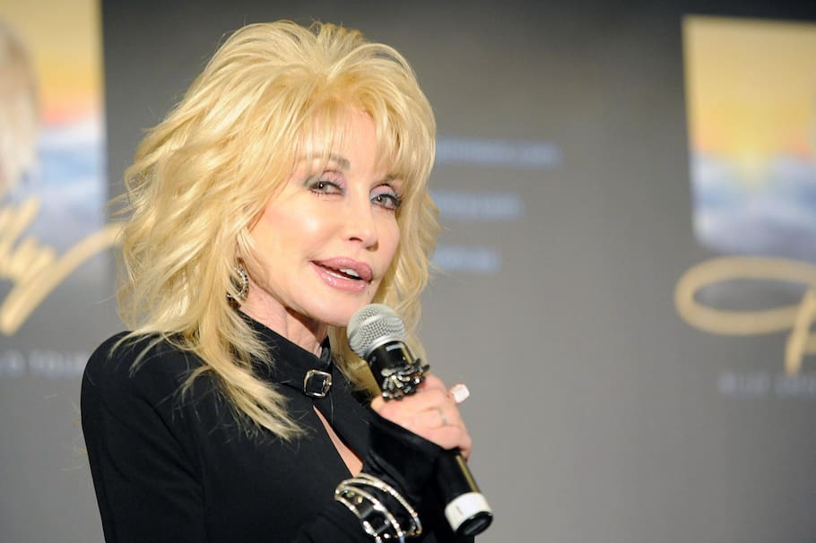 MELBOURNE (Australia), 25/08/2026.- (FILE) - US actress and singer Dolly Parton speaks during a press conference in Melbourne, Australia, 11 February 2014 (reissued 25 August 2026). US country singer Dolly Parton died at the age of 80, her family announced on social media. EFE/EPA/JOE CASTRO AUSTRALIA AND NEW ZEALAND OUT