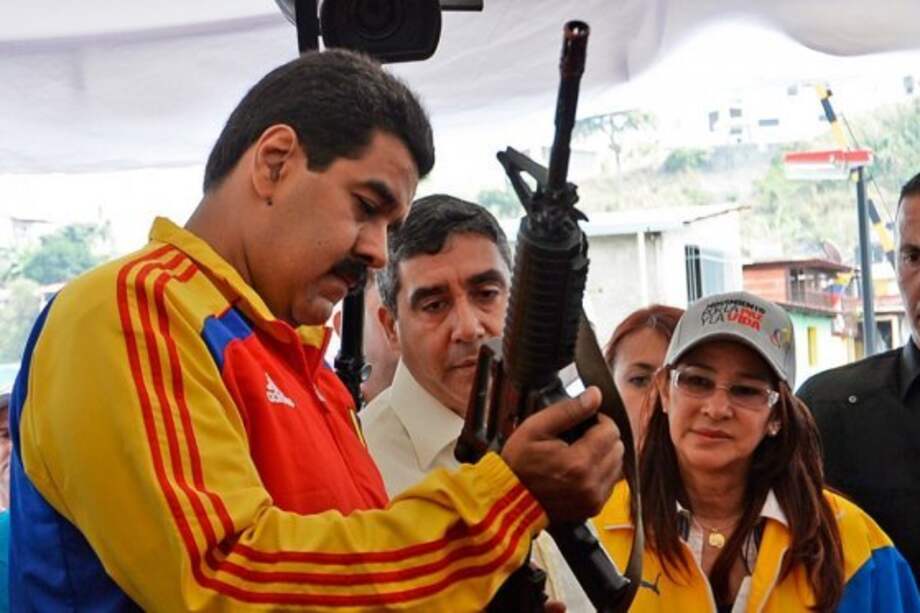 Maduro ordenó a sus ministros incorporarse a las milicias