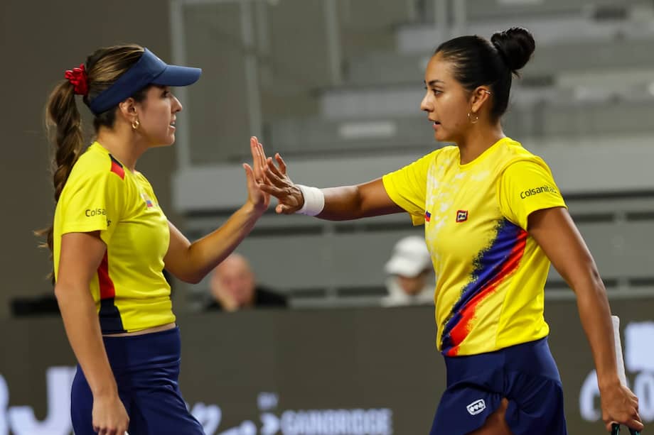 Camila Osorio (izq.) y Yuliana Lizarazo, piezas claves del equipo de Colombia que compite en la Billie Jean King Cup.