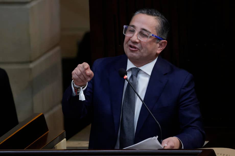 El representante a la Cámara Julio César Triana en la instalación del nuevo Congreso.