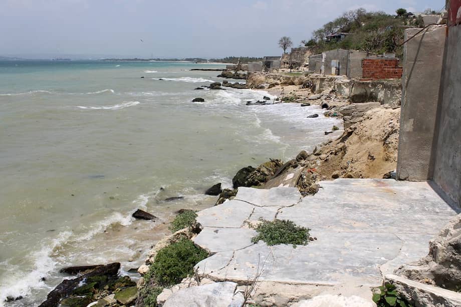 La erosión marina no sólo afecta a Tierrabomba, sino a toda la zona costera que va desde el río Magdalena hasta el golfo de Urabá. / Jesús Fragozo Caro