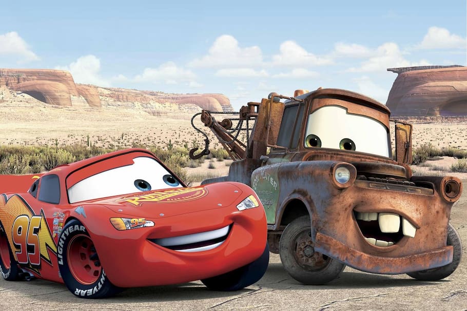 Rayo McQueen y Mate se convirtieron en dos de los personajes más reconocidos de Pixar tras el estreno de ‘Cars’ en 2006, película que recaudó cerca de 462 millones de dólares en todo el mundo.