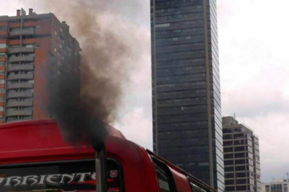 En 2015 llegarán a su fin ‘buses chimenea’ en Bogotá