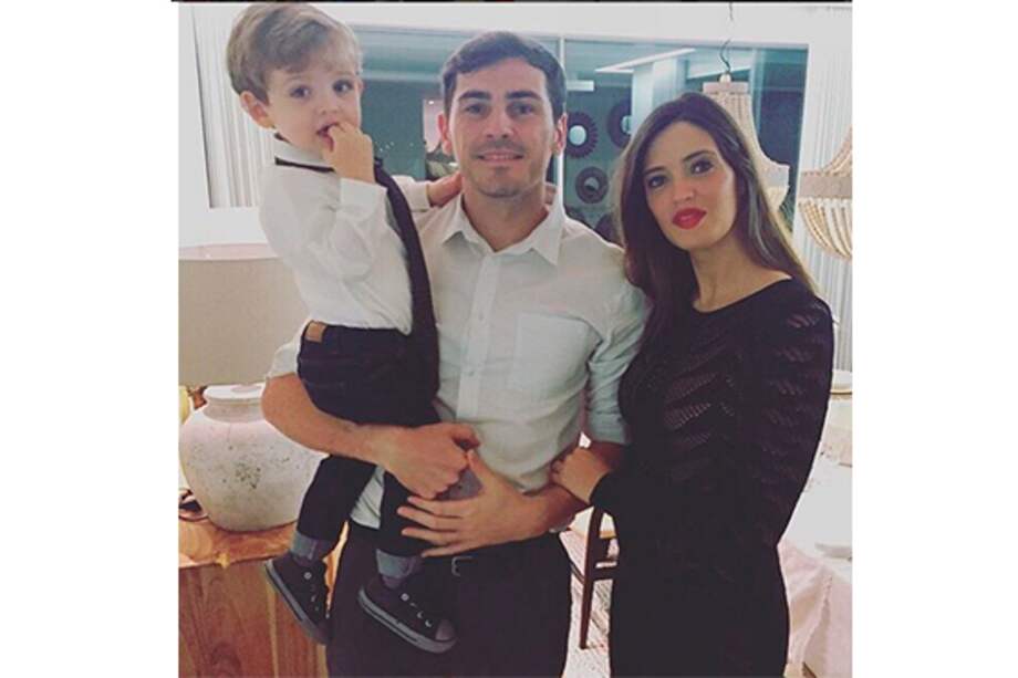 Foto publicada por Iker Casillas en la que posa junto a Sara Carbonero y Martín, el hijo de dos años de la pareja. / Instagram.com/ikercasillasoficial