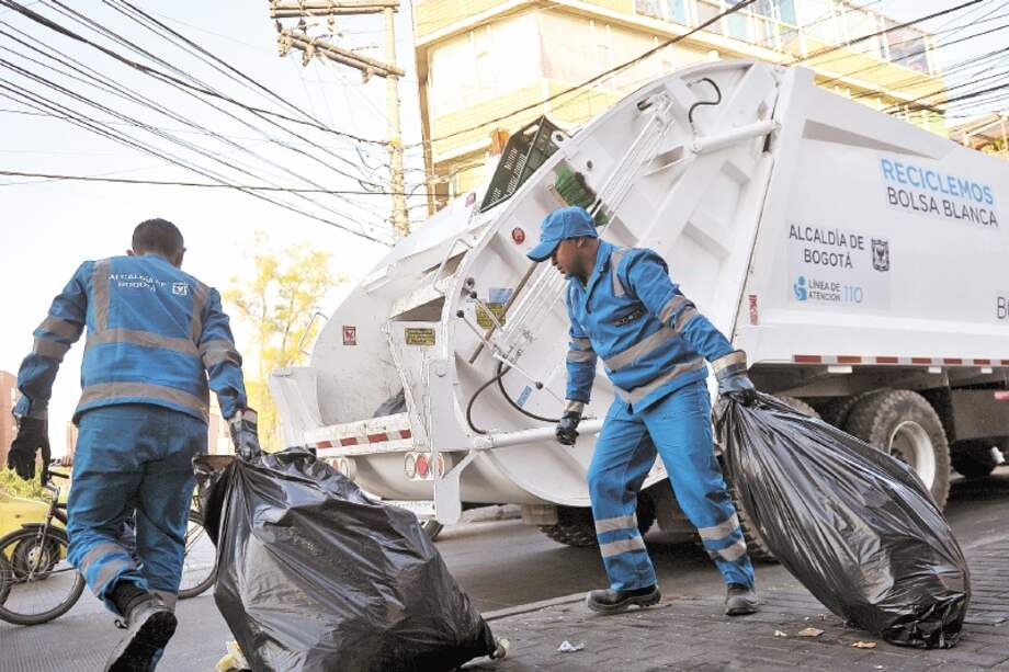 Los operadores tienen hasta el 12 de febrero para instalar todos los contenedores en la ciudad. / Óscar Pérez